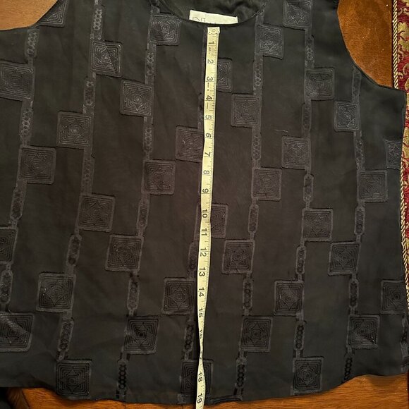 Nygård Collection Black Patterned Tee, Size 16, Great Condition!!! - Picture 4 of 4